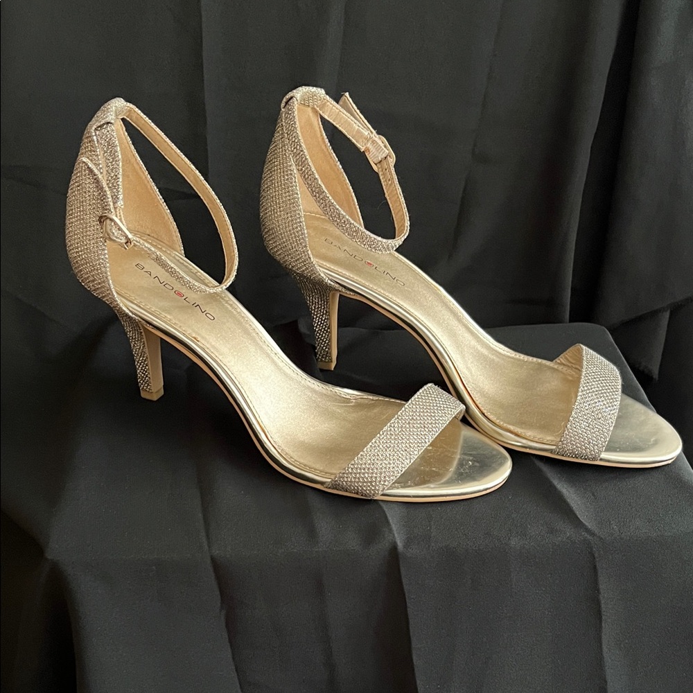Bandolino Elegant Gold Heels with Ankle Strap